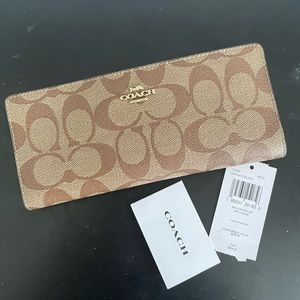 Brown signature coach wallet medium size BARELY USED